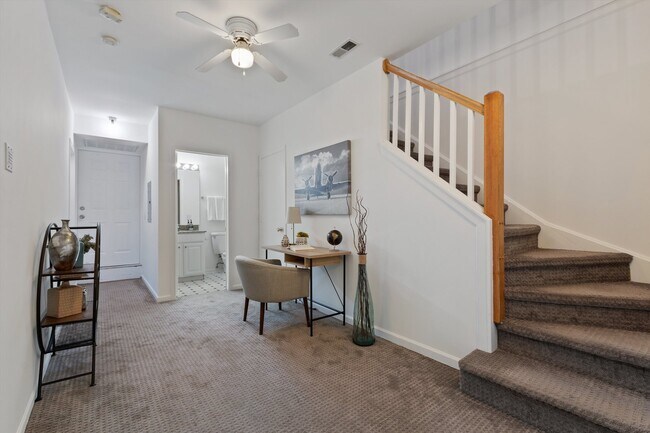 Building Photo - 3117A N Orchard St