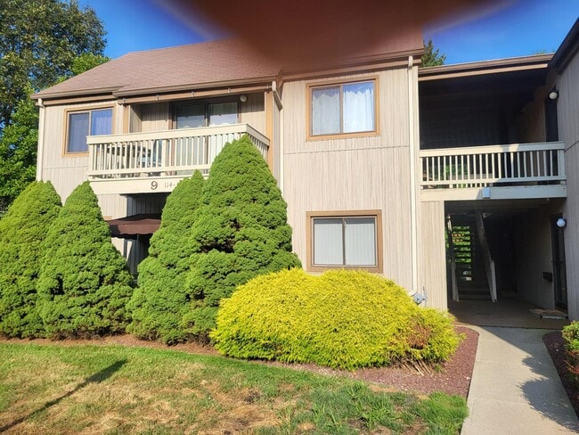 Primary Photo - 128 Sycamore Dr