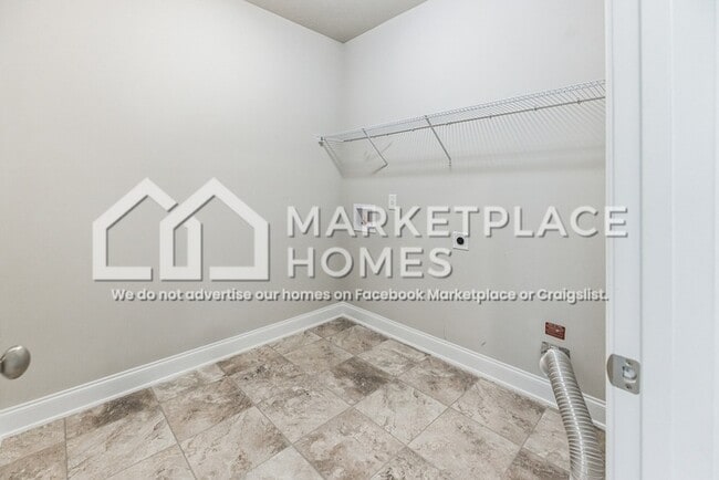 Building Photo - 750 Holderness Ct