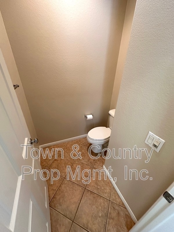Building Photo - 9360 Alderwood Dr
