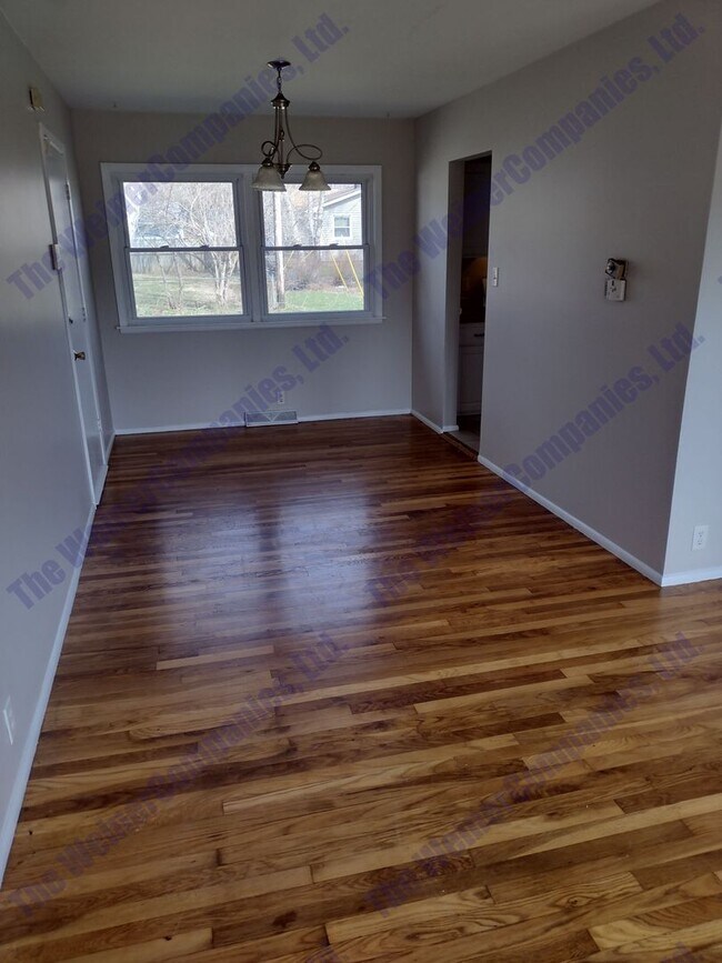 Building Photo - 1804 Rebecca Dr