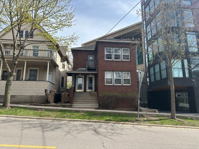 Building Photo - 205-207 S Henry St