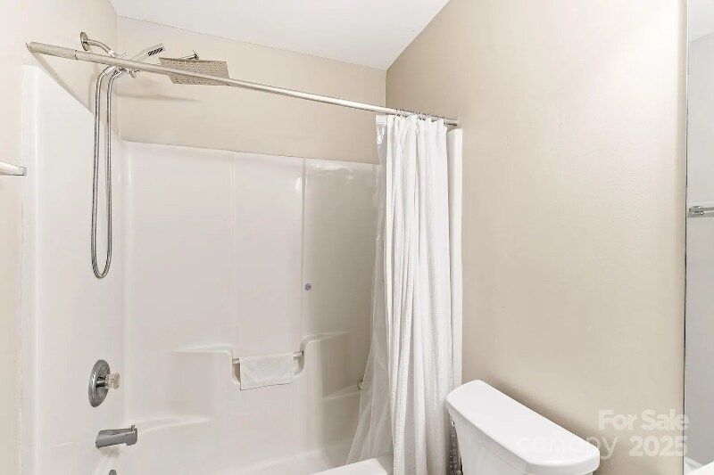 Building Photo - 6728 Rothchild Dr