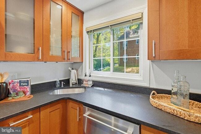 Building Photo - 3486 Gunston Rd