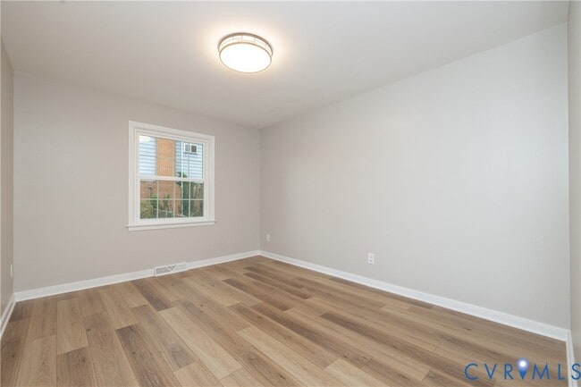 Building Photo - 609 Willomett Ave