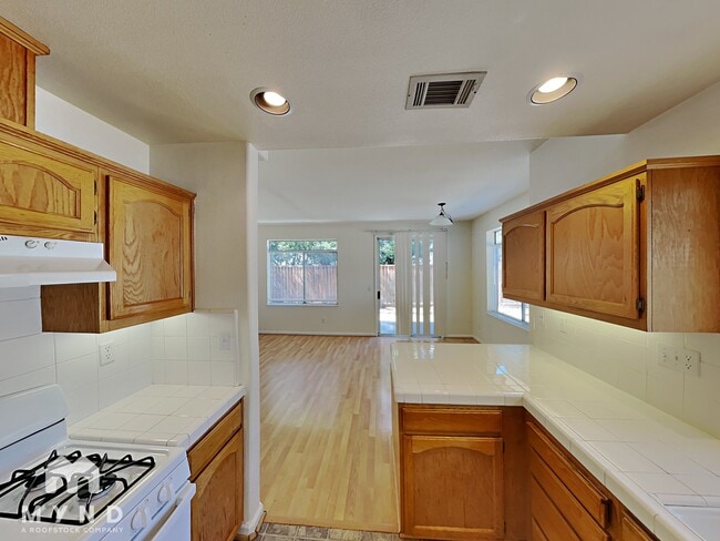 Building Photo - 5053 Moccasin Way