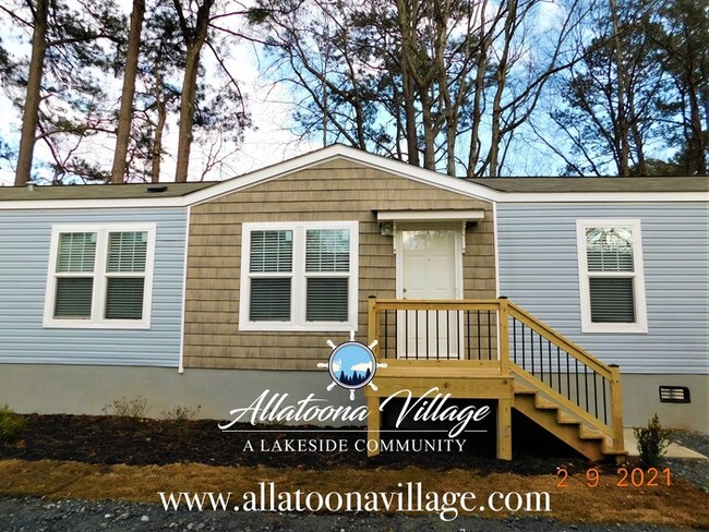 Building Photo - Lake Allatoona Living and 1 mile from Down...