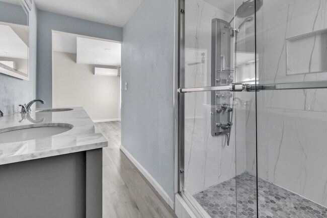 Building Photo - 4510 Tourmaline St