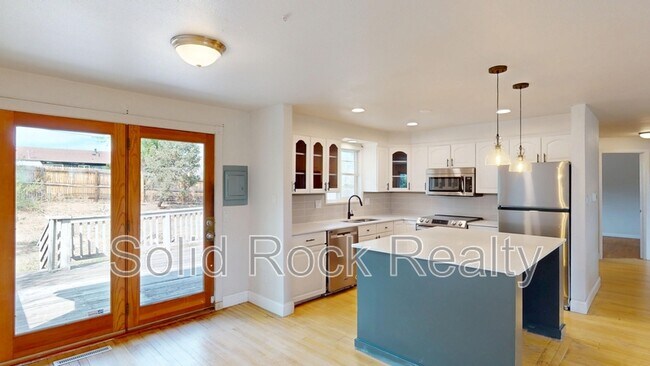 Building Photo - 3660 Brentwood Terrace