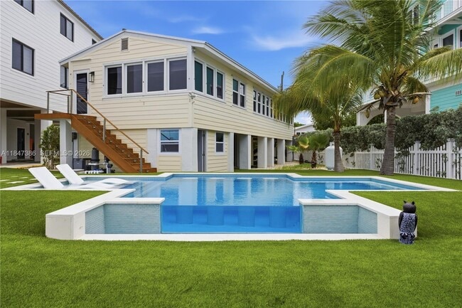 Building Photo - 235 Tavernier Dr