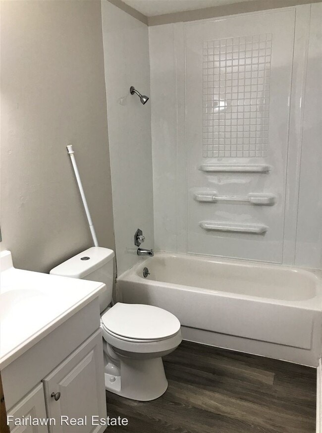 Building Photo - 807 S Randolph St