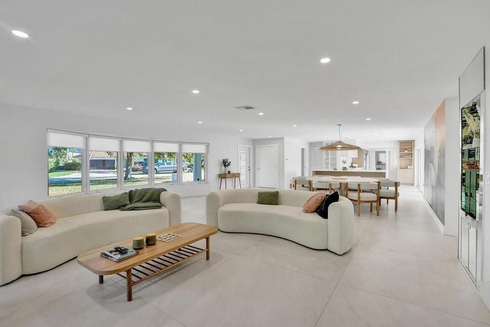 Building Photo - 5581 NE 31st Ave