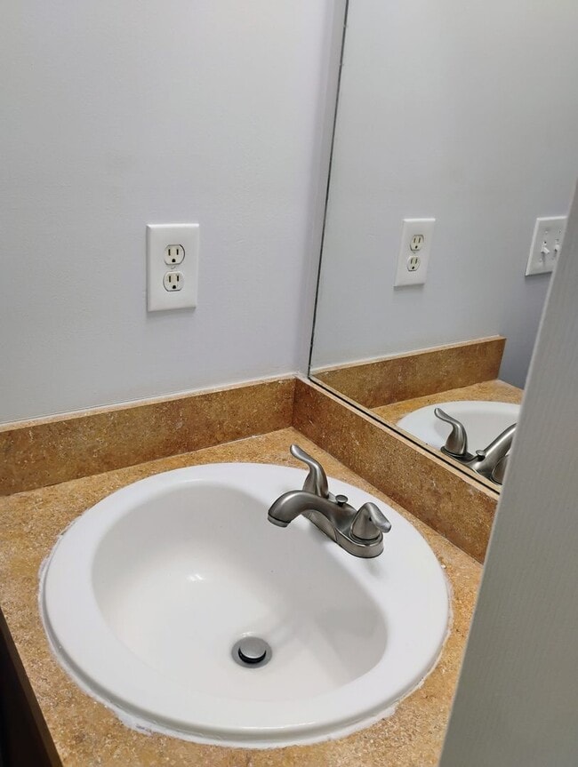 Building Photo - Gorgeous 3 Bedroom 2 Bath Townhome in Convenient Lithonia Location! Move In Ready!!!!