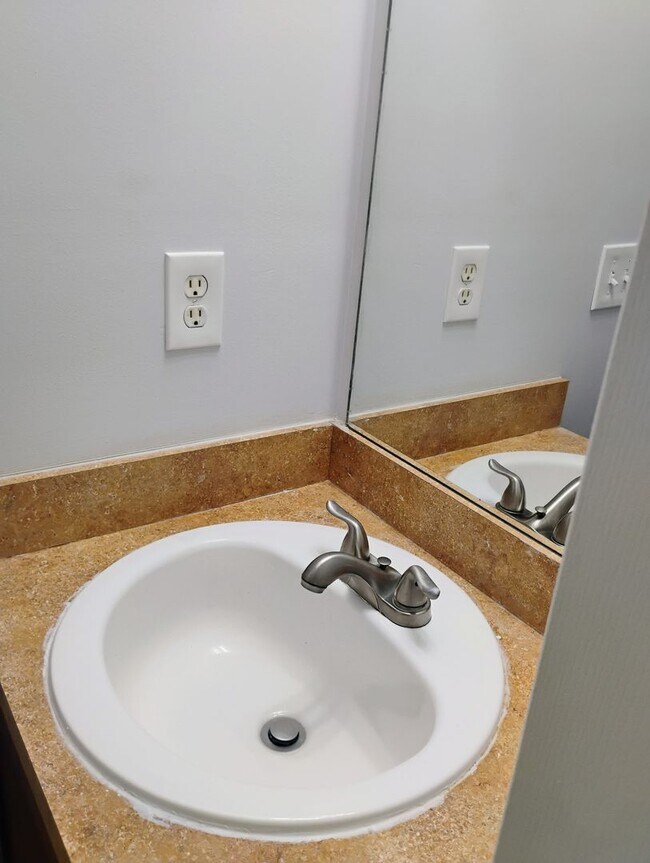 Building Photo - Gorgeous Renovated 3 Bedroom 2 Bath Townhome in Amazing Lithonia Location! Move In Ready!!!!