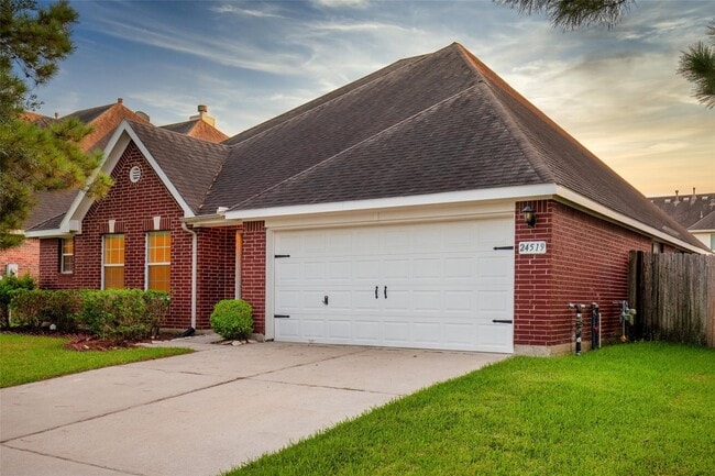 Building Photo - 24519 Red Bluff Tr