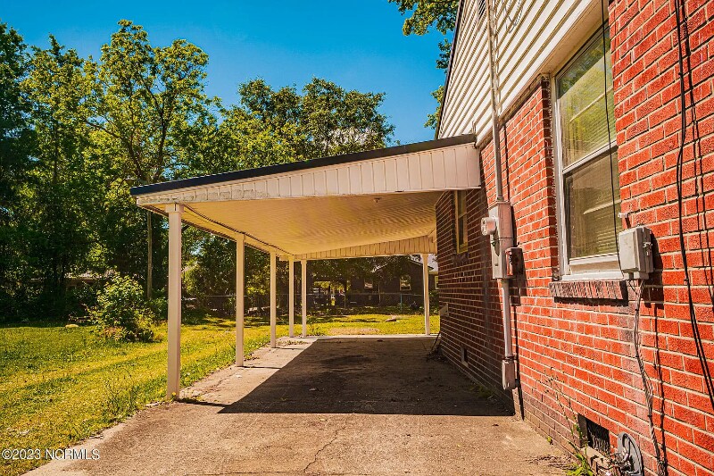 Building Photo - 1105 Sycamore Rd