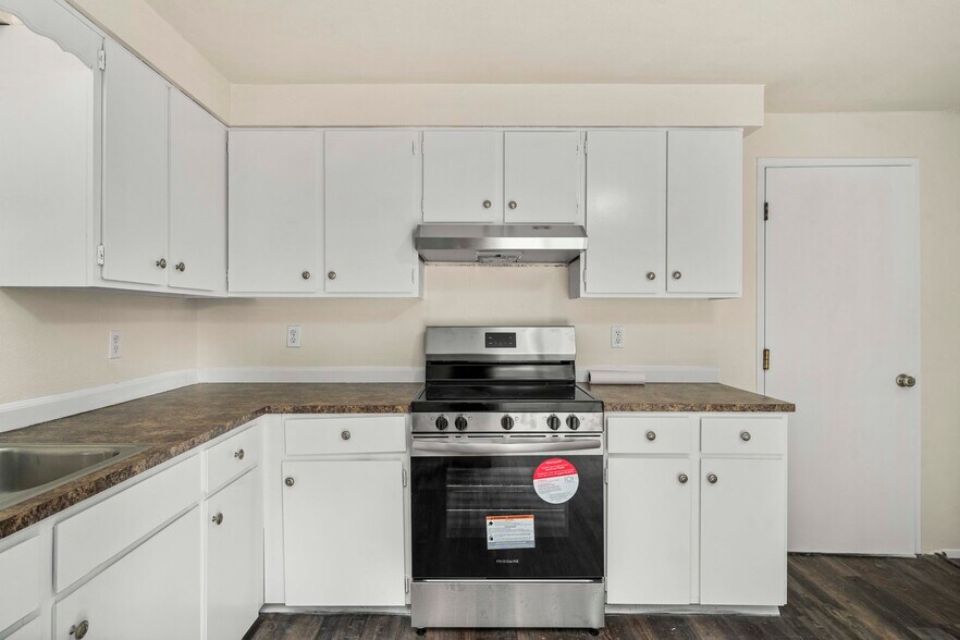 Cabinets - 523 159th St E