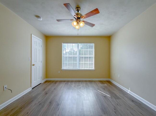 Building Photo - 1558 Devoe St