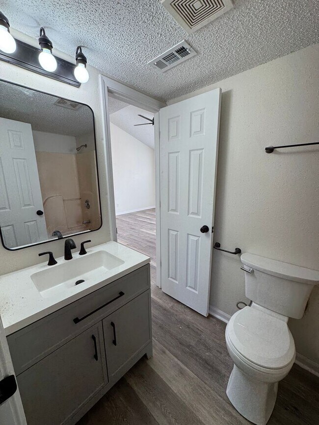 Building Photo - 1908-1910 Arlene Dr.