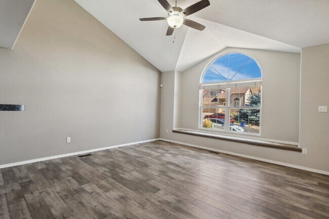 Building Photo - 7430 Julynn Rd