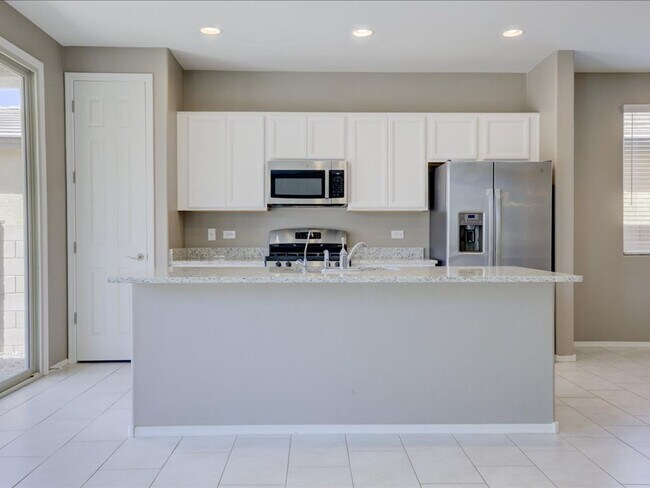 Building Photo - 6568 E Via Arroyo Azul