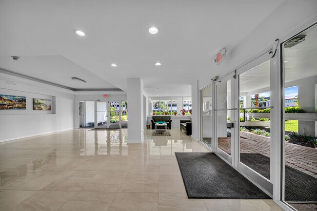 Building Photo - 555 Crandon Blvd