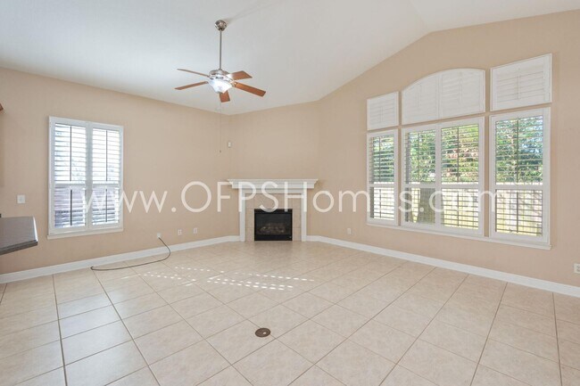 Building Photo - 1558 Venice Ave