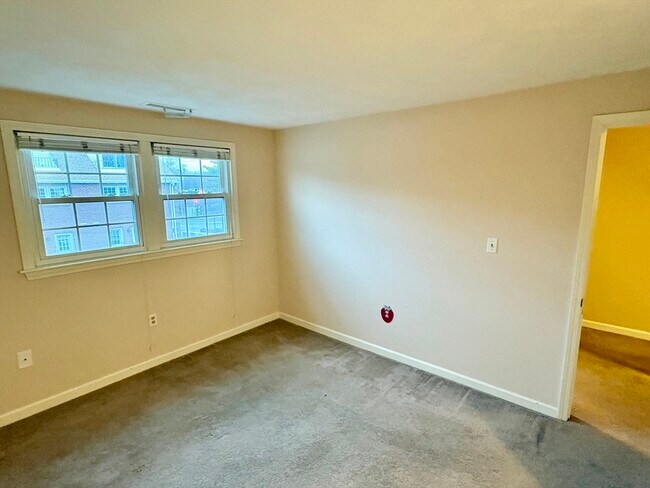 Building Photo - 224 Park St