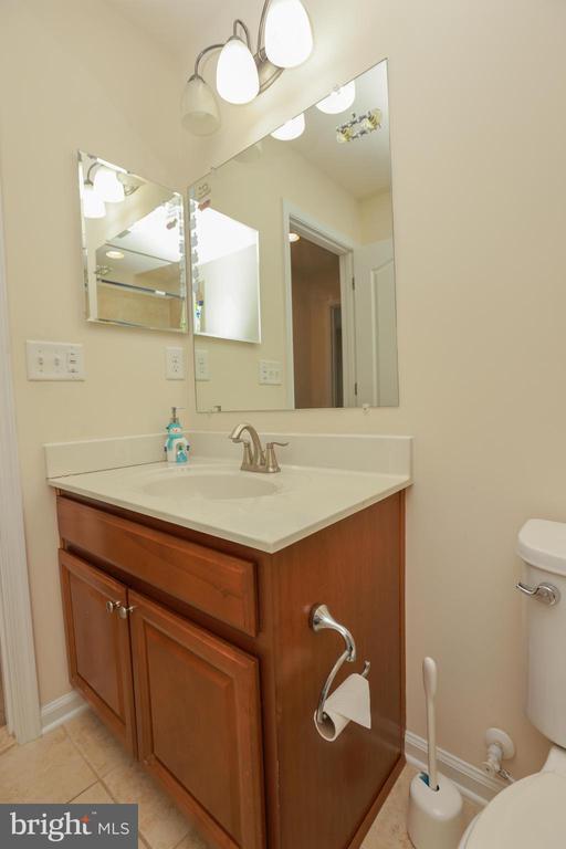 Building Photo - 7954 Blue Stream Dr