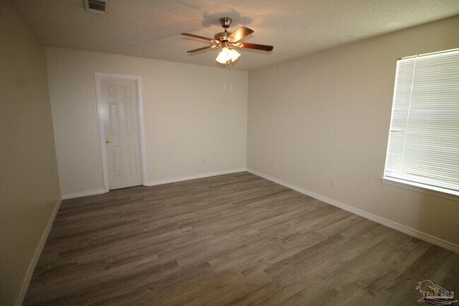 Building Photo - 354 Mizzen Ln