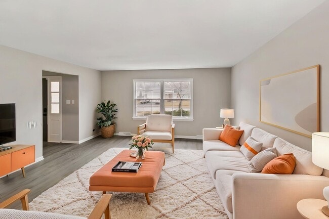 Building Photo - Fully Renovated 4 Bedroom Home in Homewood