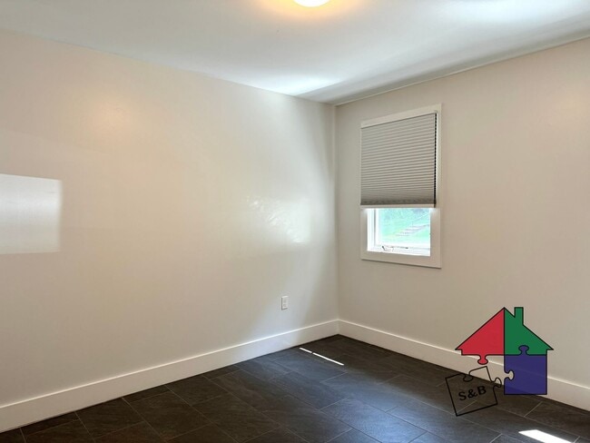 Building Photo - 60 Snowdrift Ln