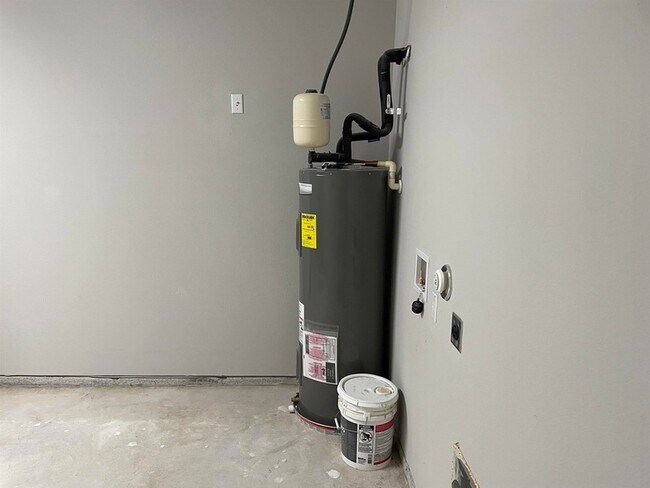 Building Photo - 107 Peruna Dr