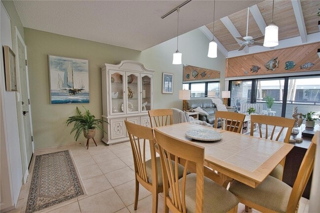 Building Photo - 1555 Tarpon Center Dr