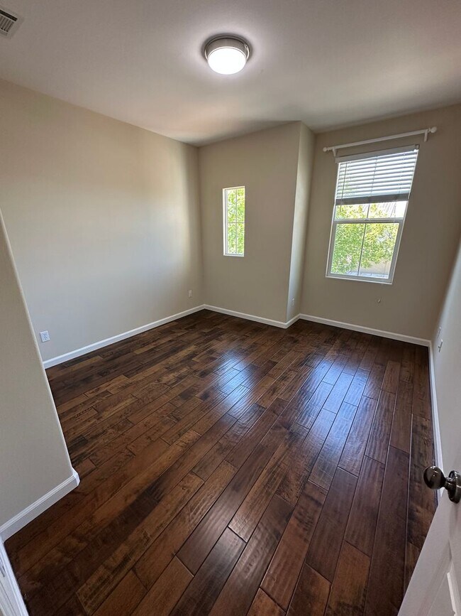 Building Photo - 4 Bed 3 Bath +Office/Den In San Ramon