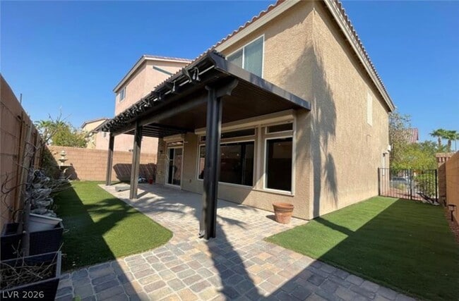 Building Photo - 5945 Lambert Bridge Ave