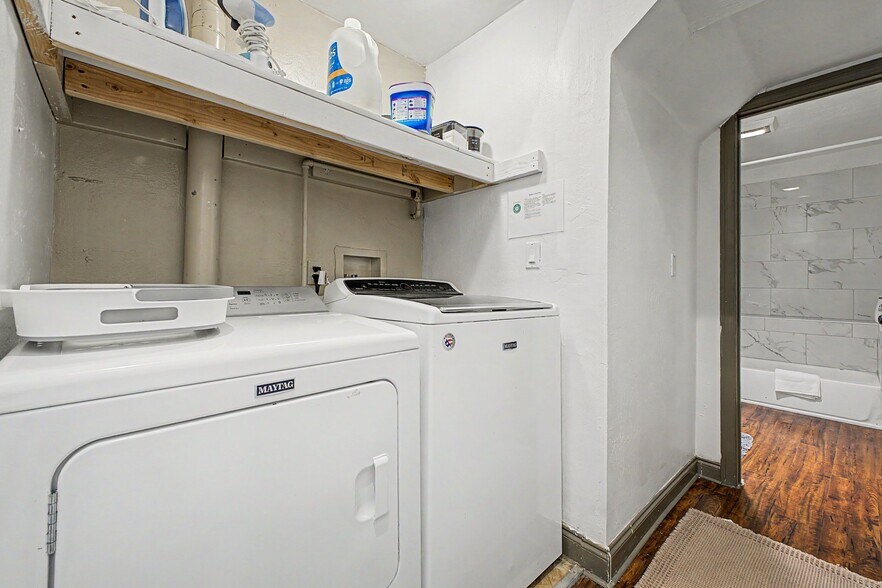 Building Photo - 1150 E Pierce St