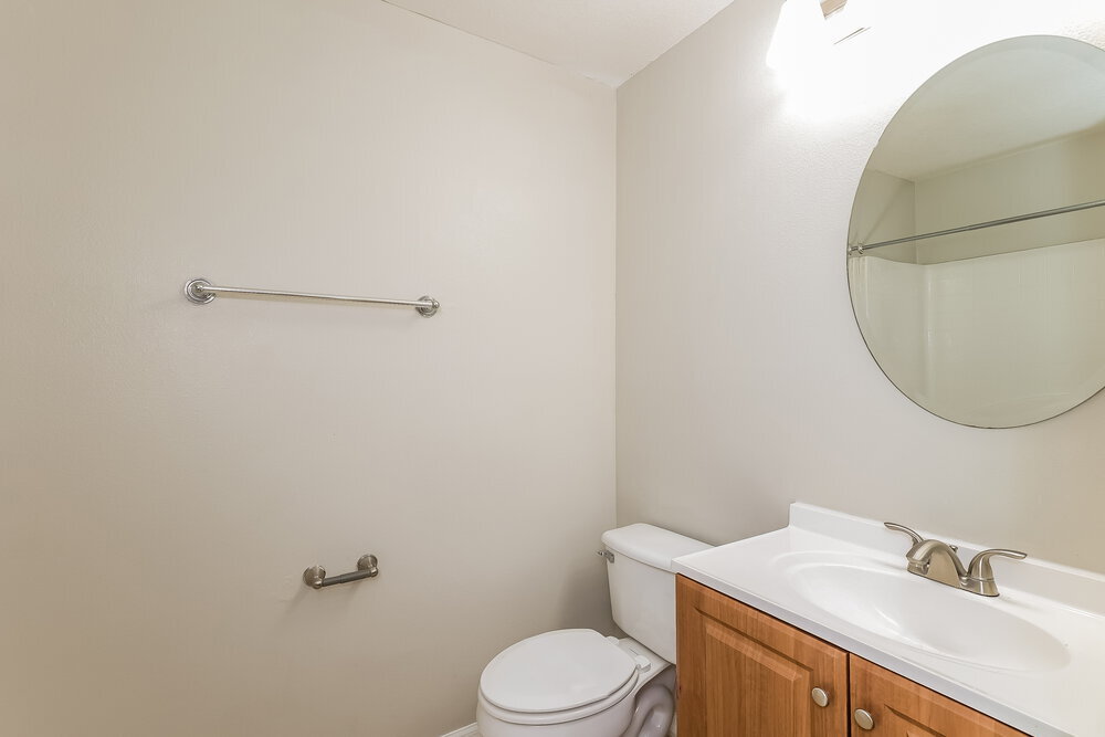 Building Photo - 235 Lobelia Dr