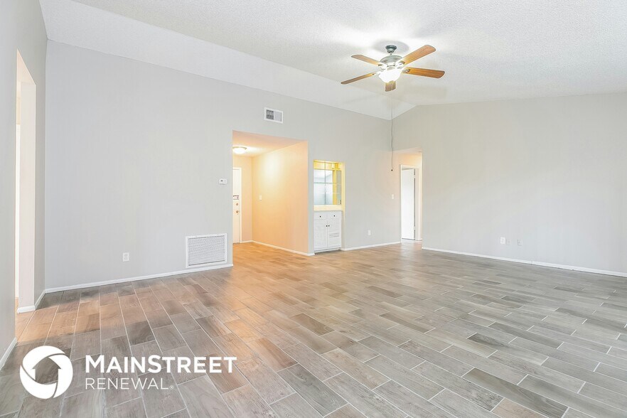 Building Photo - 2125 Turmeric Ave