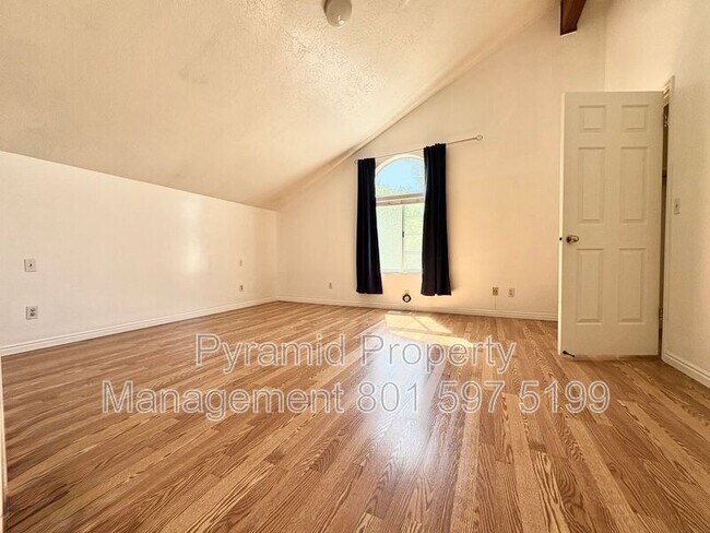 Building Photo - 1099 Shepard Ln