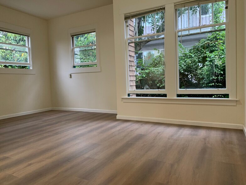 Building Photo - 2739 Dwight Way