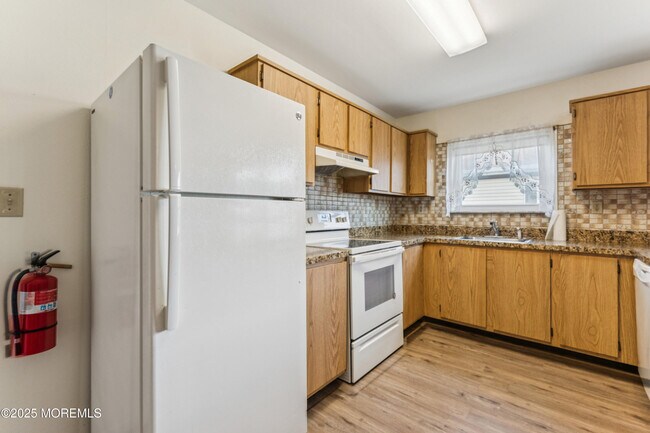 Building Photo - 202 Bonaire Dr