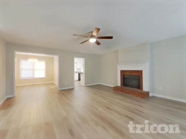 Building Photo - 262 Maplelake Dr