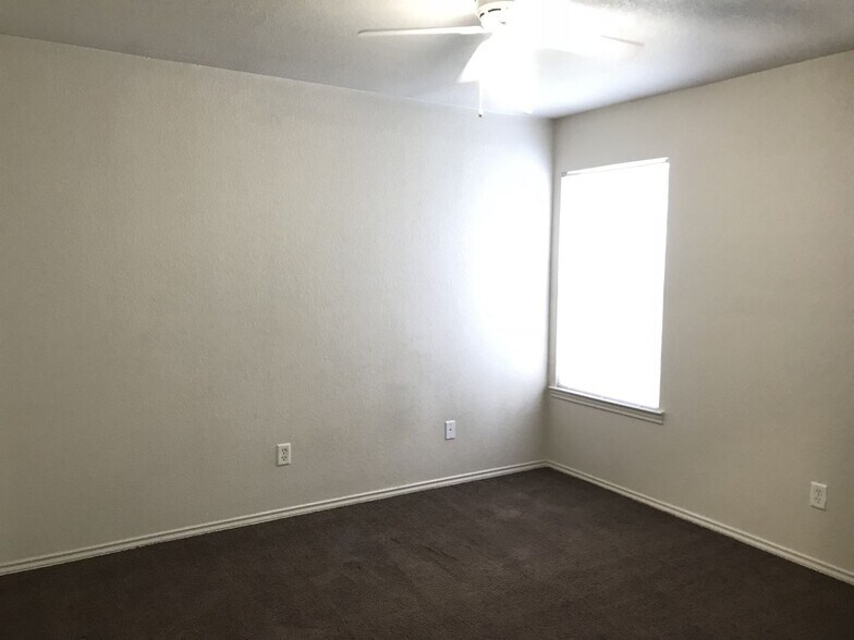 Building Photo - 3603 Malibu Ln