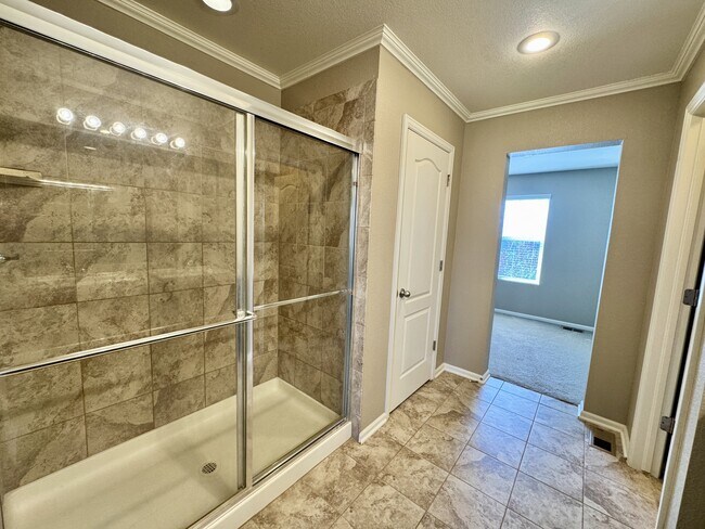 Building Photo - 25980 E Davies Dr