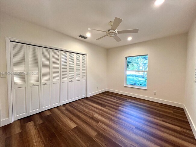 Building Photo - 4350 Palmarito St