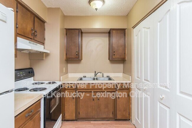 Building Photo - 141 Centennial Dr