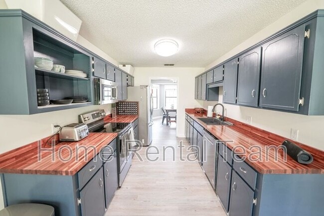 Building Photo - 225 Mt Olivet Church Rd