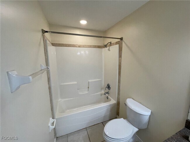 Building Photo - 2639 NW 24th Pl