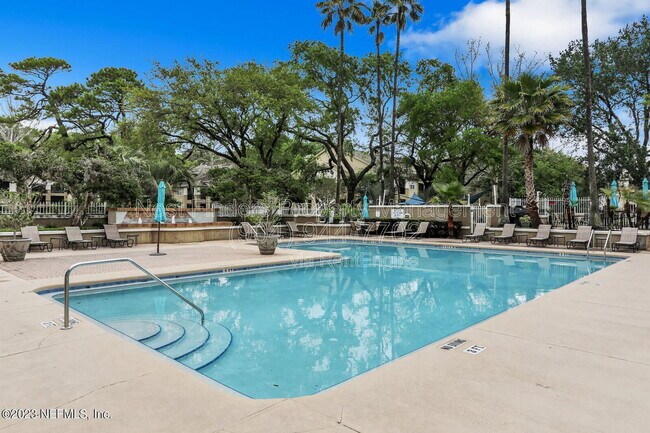 Building Photo - 19 Arbor Club Dr